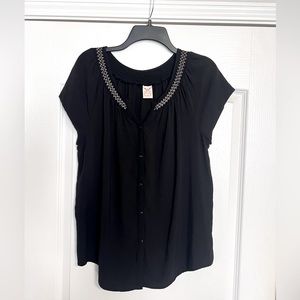 No Boundaries Black Short Sleeve Top Button Accent
